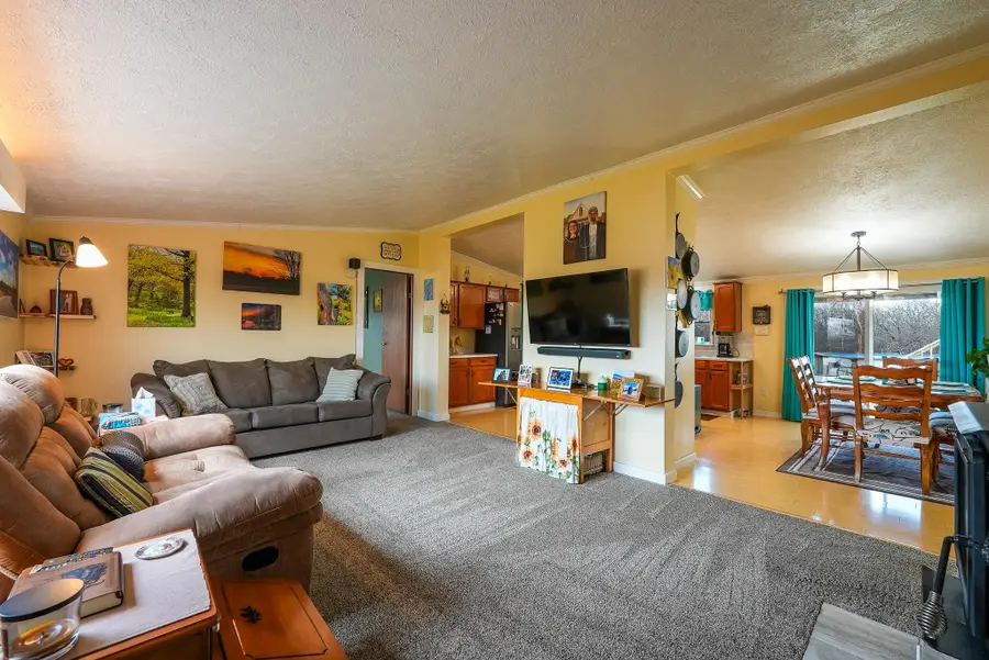 349 Dd50 Rd, Fall River, KS 67047 - #3