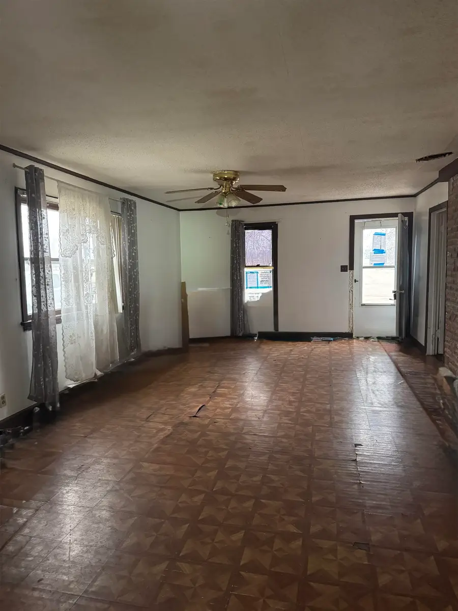 522 Mark Ave, Larned, KS 67550 - #3