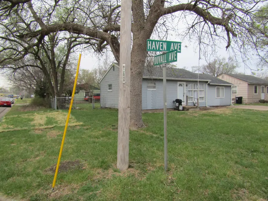 1413 Haven Ave, Salina, KS 67401 - #2