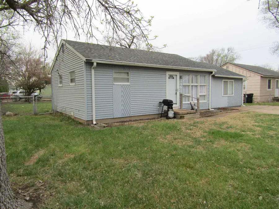 1413 Haven Ave, Salina, KS 67401 - #3