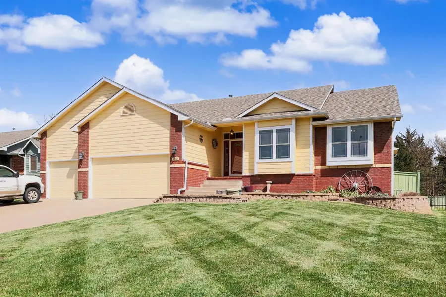 1930 E Lakeland Dr, El Dorado, KS 67042 - #2