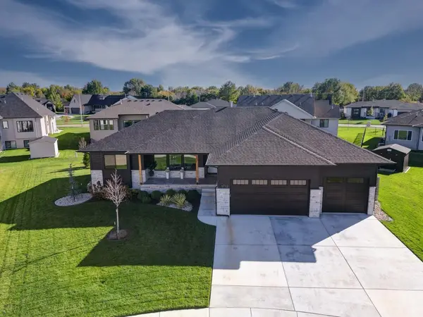 1712 Summerchase Pl, Derby, KS 67037