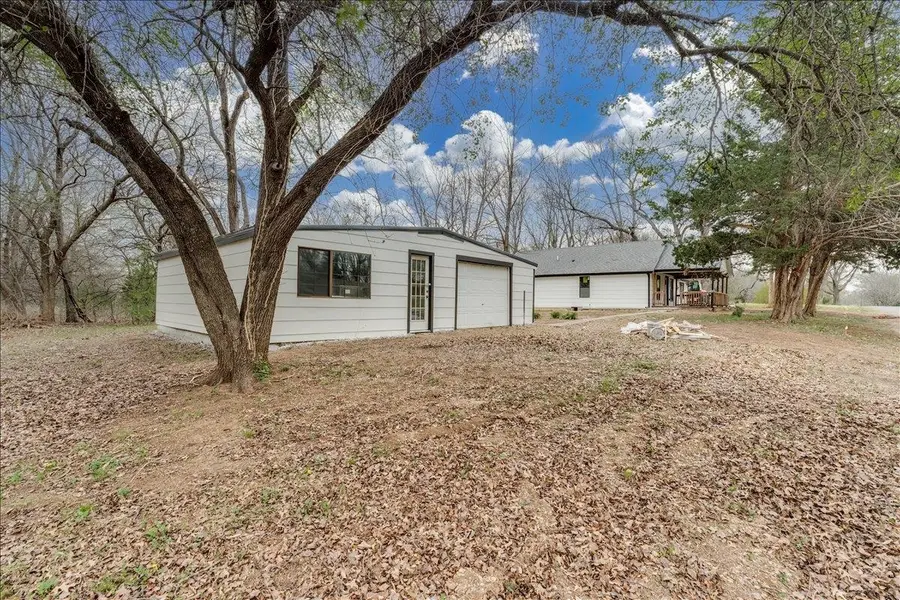 102 E Oak St, Douglass, KS 67039 - #2