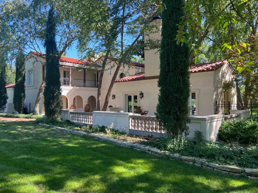 44 N West Pkwy, Wichita, KS 67206 - #2