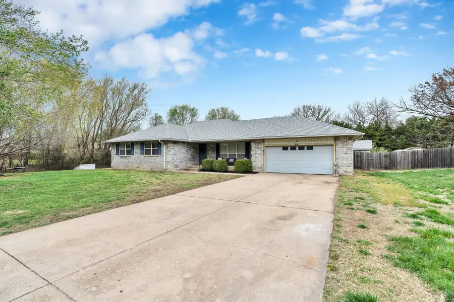 24 E Huntington, Augusta, KS 67010 - #2