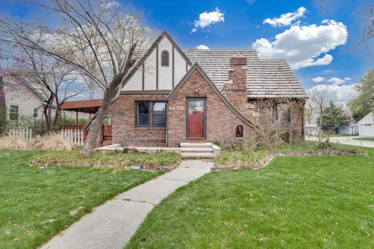 1455 N Woodrow Ave, Wichita, KS 67203 - #1