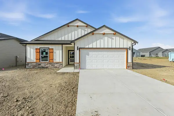 3560 E Bearsden St, Derby, KS 67037-7821