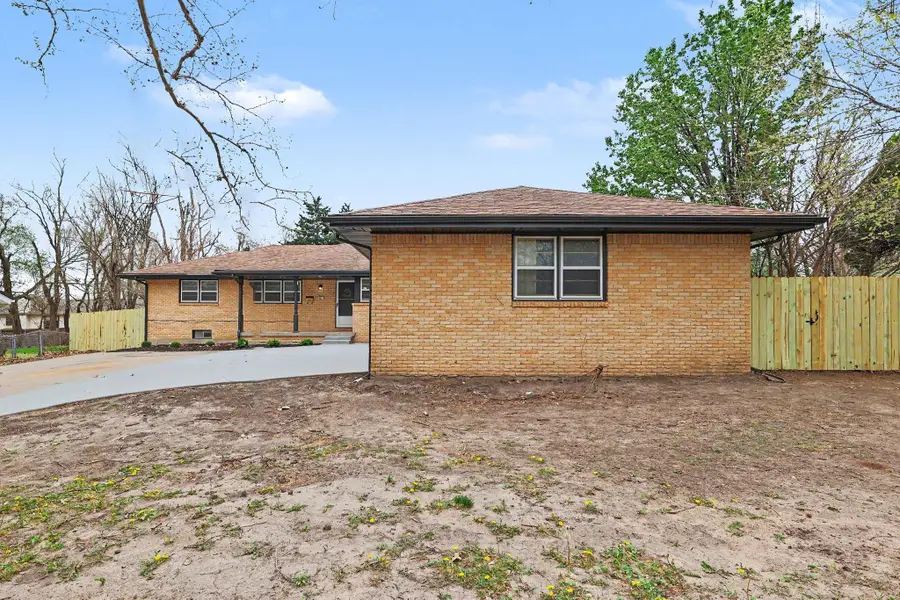 801 E Goeldner, Derby, KS 67037 - #2