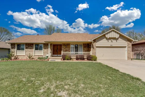 1312 E Warren Ave, Derby, KS 67037