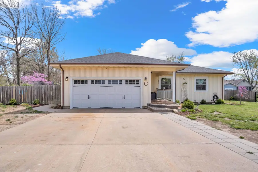 1808 Grandview Ave, Newton, KS 67114 - #2