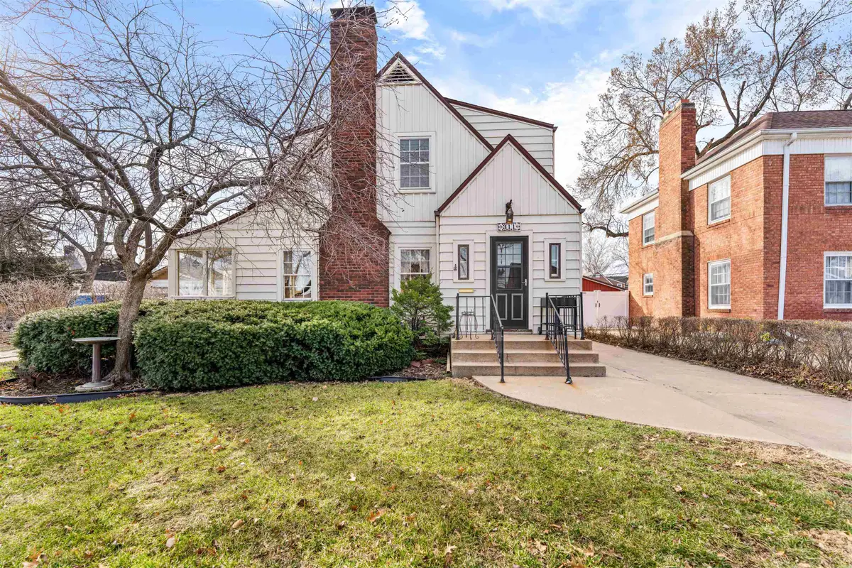 311 Sunset Dr, Salina, KS 67401 - #1