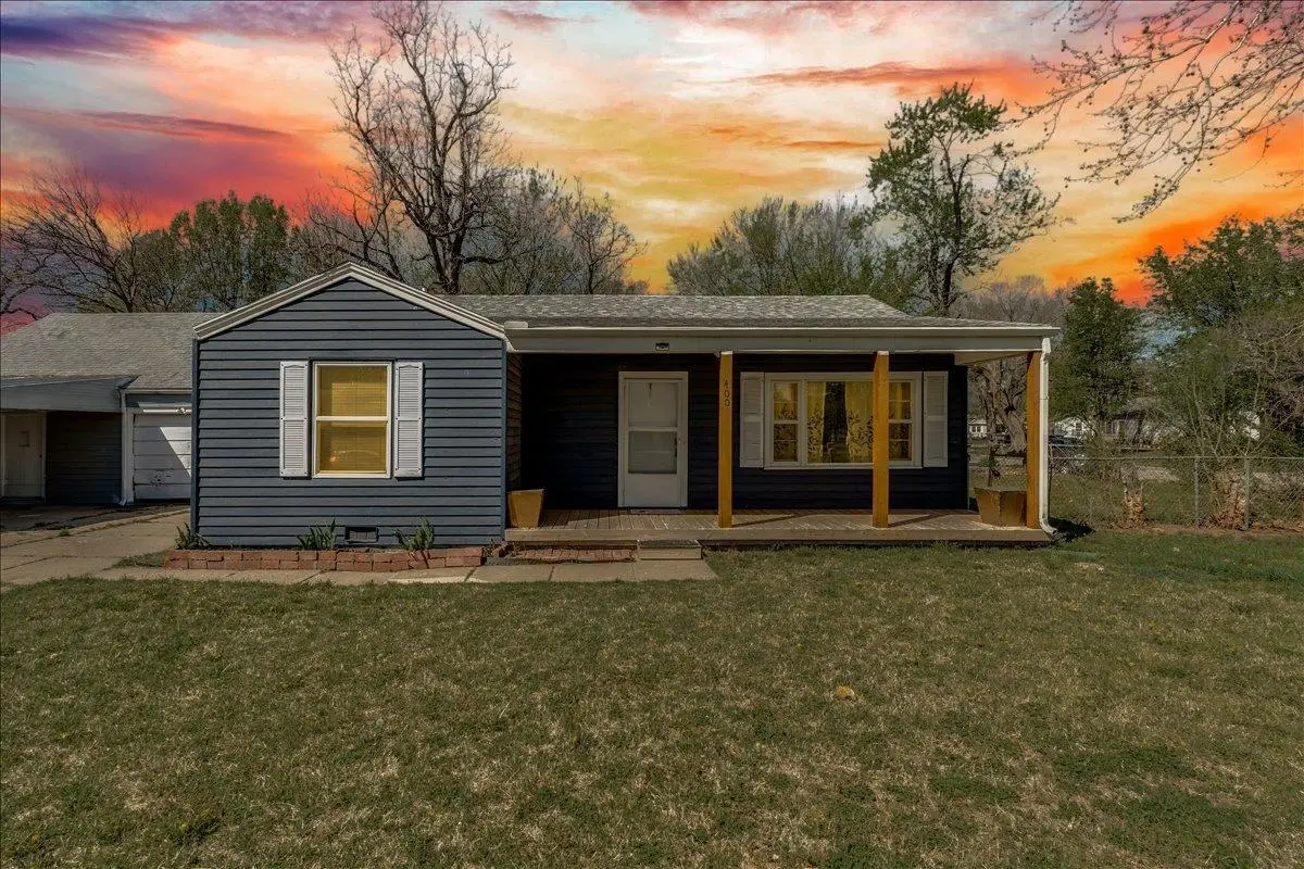 400 W Hollywood St, Wichita, KS 67217 - #1