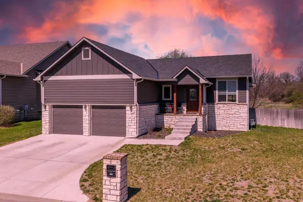 3122 E Sunflower Dr, Derby, KS 67037