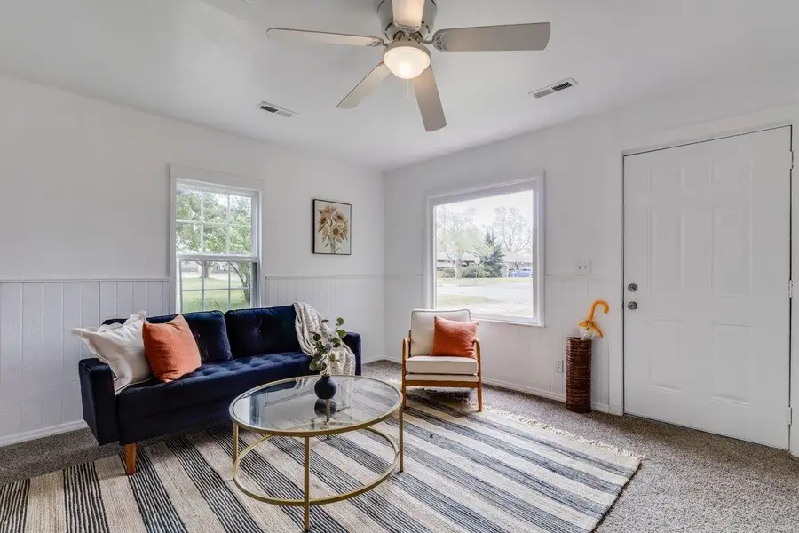 1524 E 12th St, Newton, KS 67114 - #2