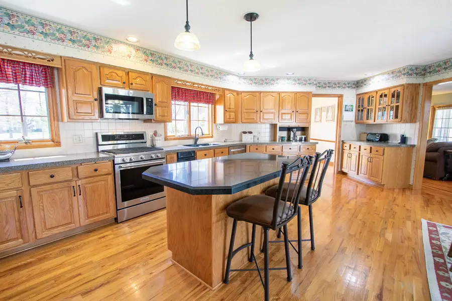 514 W 12th St, Newton, KS 67114 - #3