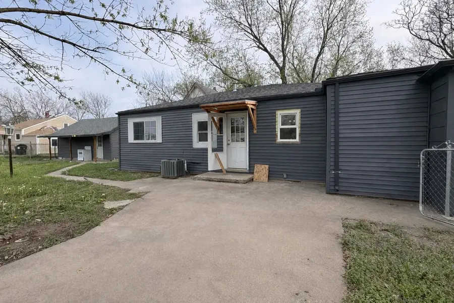428 N Meridian Ave, Wichita, KS 67203 - #2