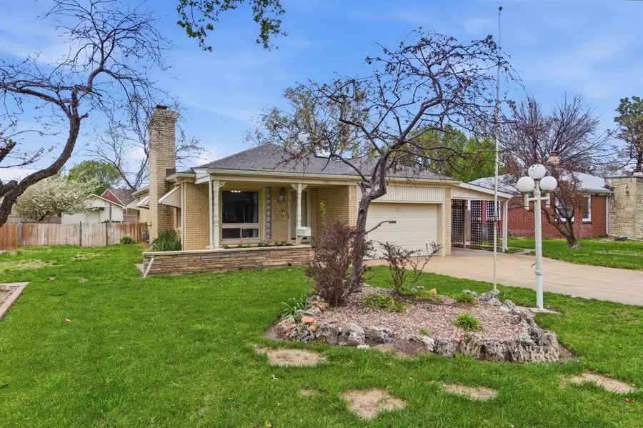 1555 N Womer Dr, Wichita, KS 67203 - #2