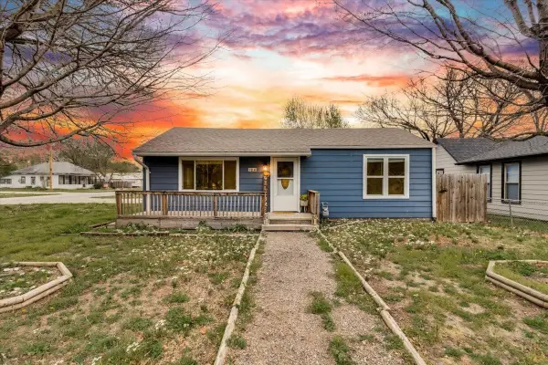 104 S Chestnut St, Douglass, KS 67039