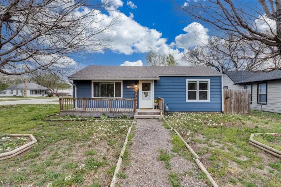 104 S Chestnut St, Douglass, KS 67039 - #2
