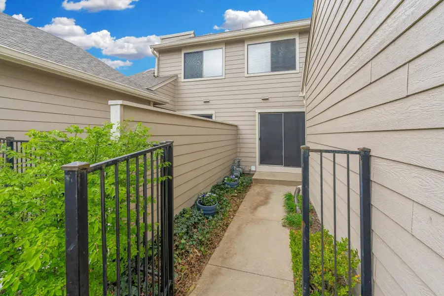 2243 N Bramblewood St #903, Wichita, KS 67226 - #3