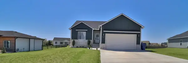 5247 N Cambridge St, Bel Aire, KS 67226