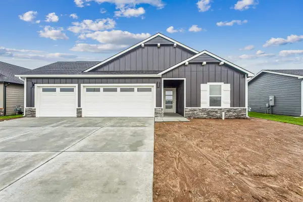 1606 N Topaz Ln, Mulvane, KS 67110