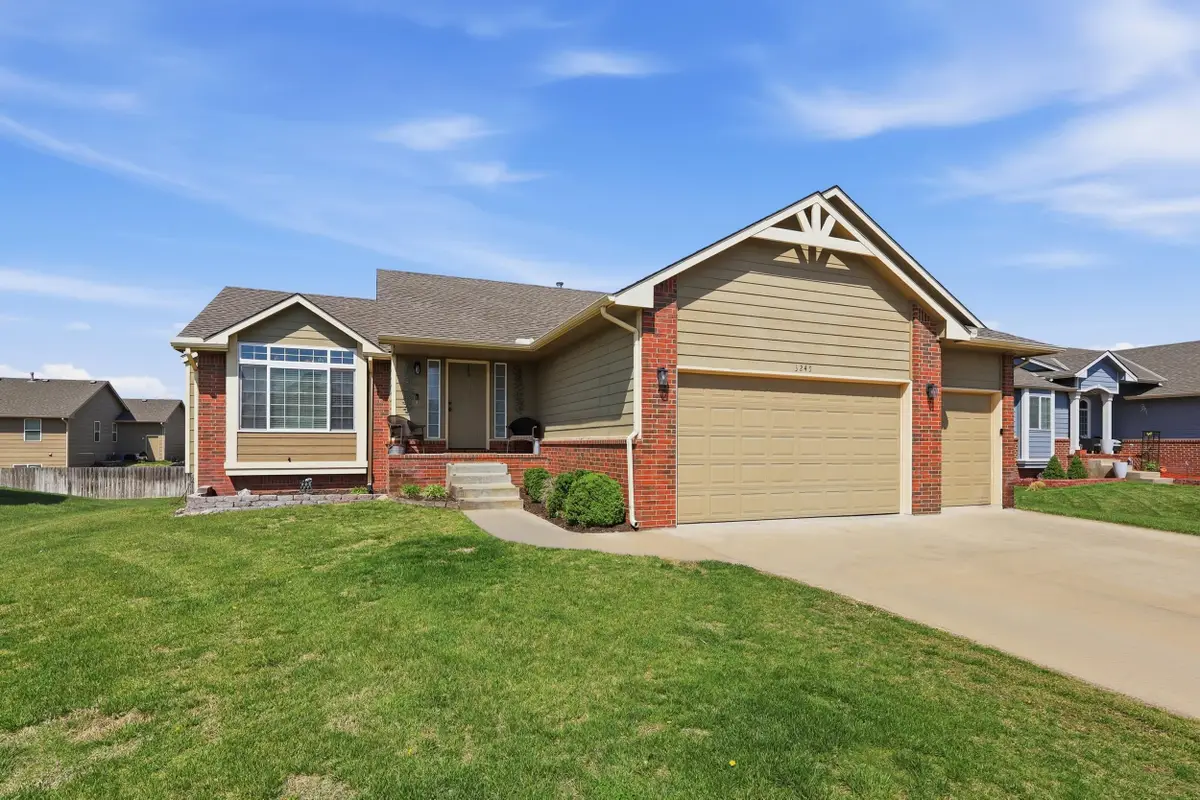 3245 S Bluelake Ct, Wichita, KS 67215 - #1