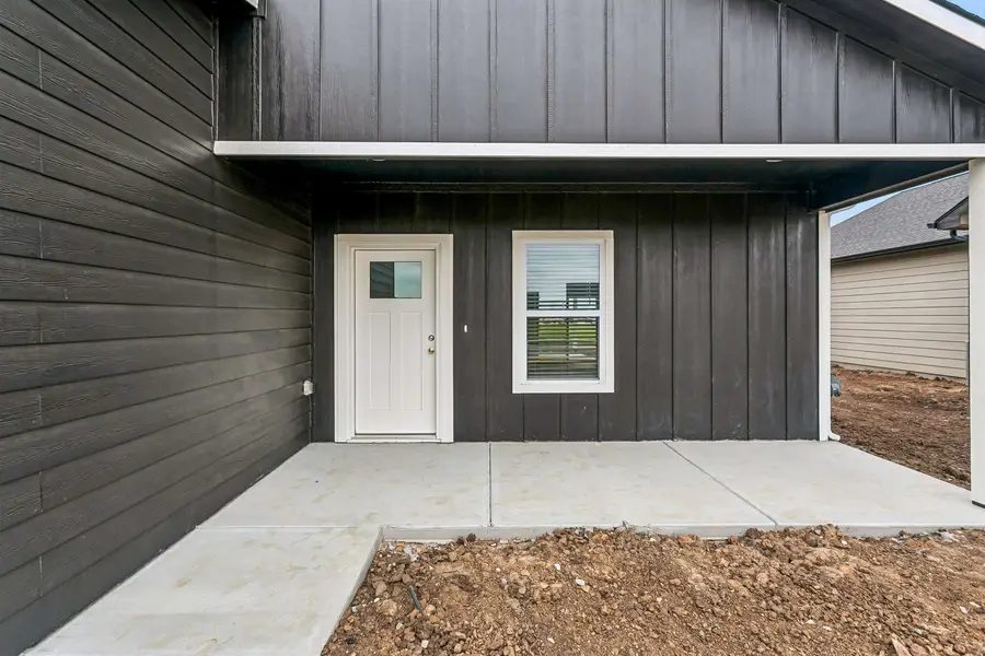 1566 N Emerald Valley Dr, Mulvane, KS 67110 - #2