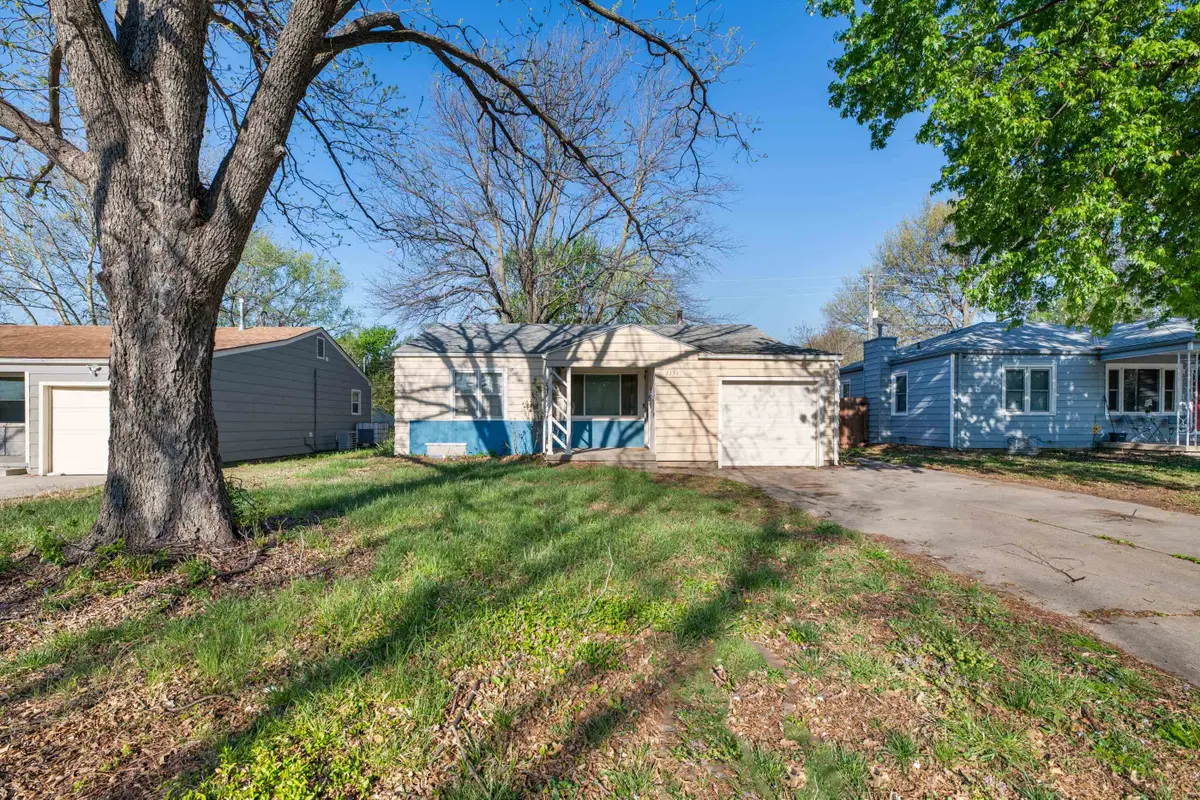2331 S Dellrose St, Wichita, KS 67218 - #1