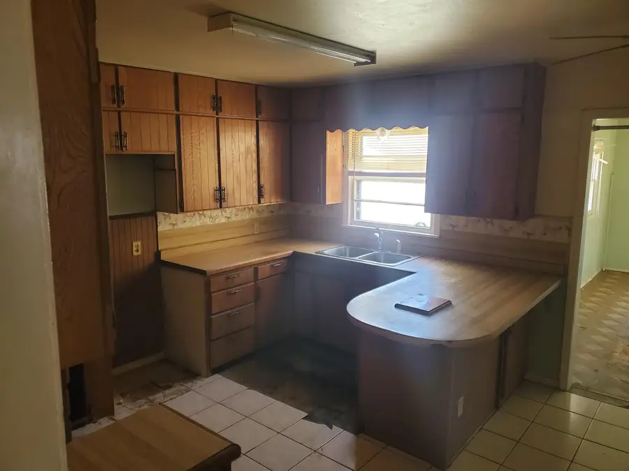 1030 N B, Arkansas City, KS 67005 - #3