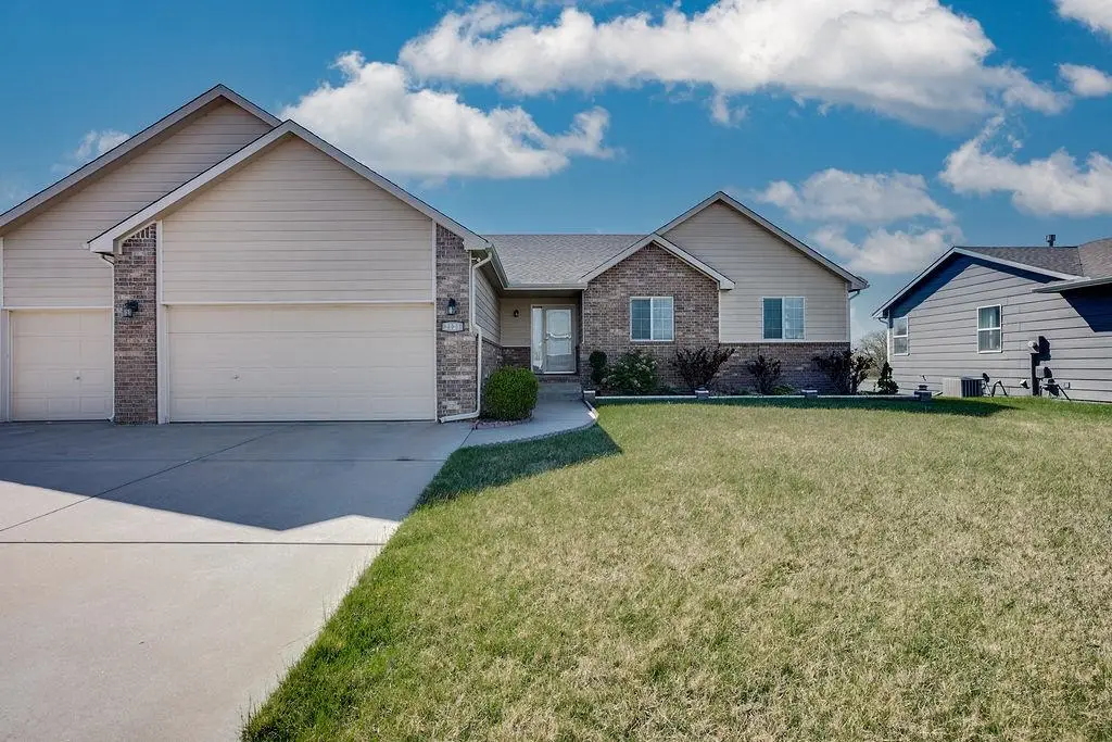 2121 S Upland Hills, Wichita, KS 67235 - #1