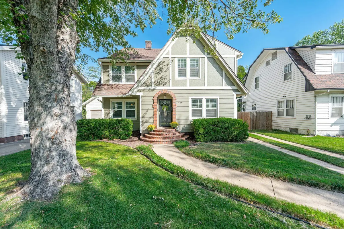 426 S Roosevelt St, Wichita, KS 67218 - #1