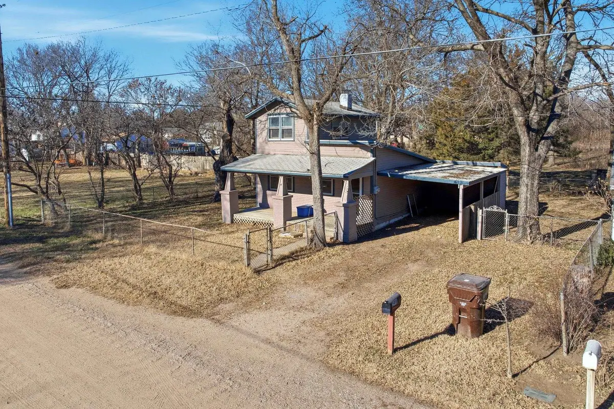 2918 W 10th St N, Wichita, KS 67203 - #1