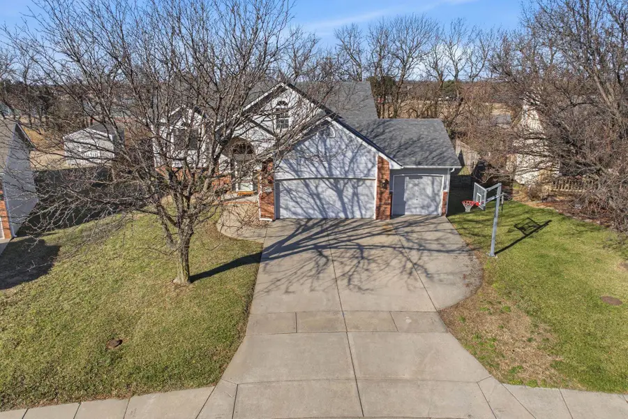 807 N Linden Ln, Derby, KS 67037 - #2