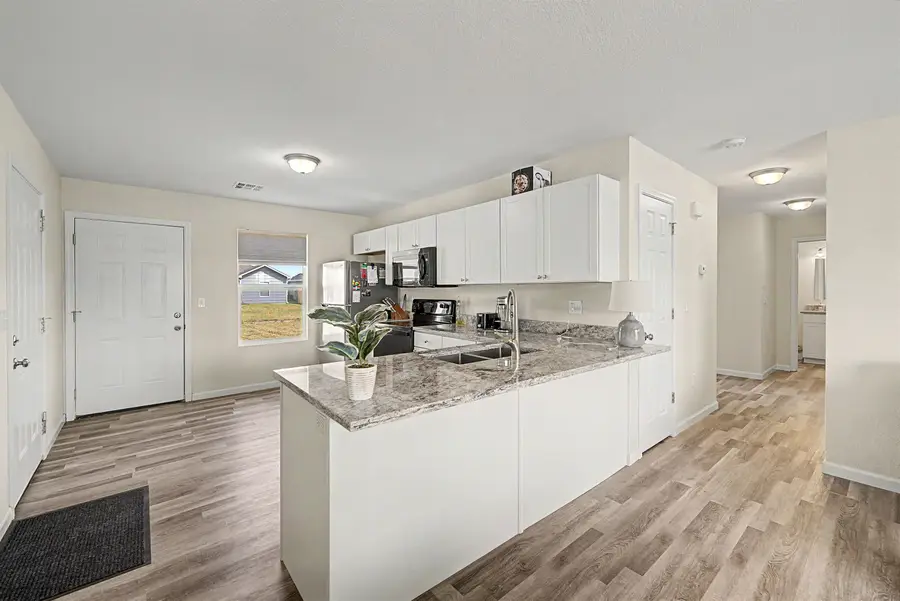 1139 Nautical Dr, Salina, KS 67401 - #3