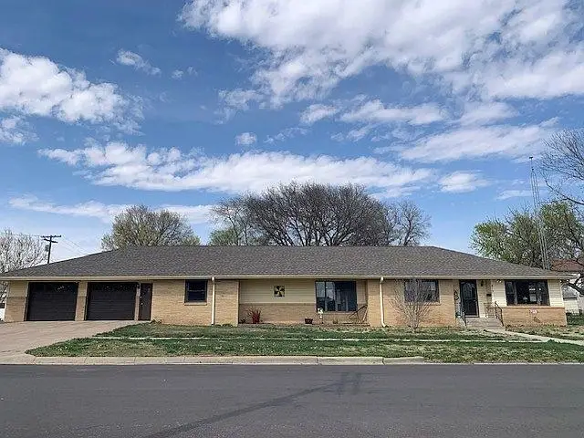 212 W Fourth St., Minneapolis, KS 67467 - #1