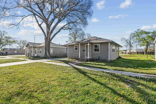 411 E Clark, Augusta, KS 67010-0000