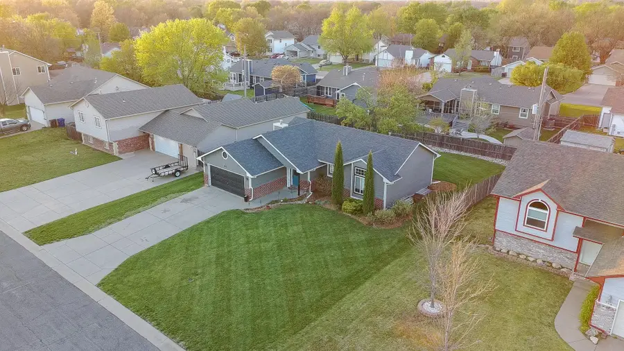 612 E Colleen Ave, Augusta, KS 67010 - #2