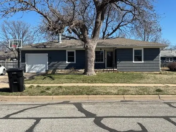 1201 Vassar Dr, Salina, KS 67401