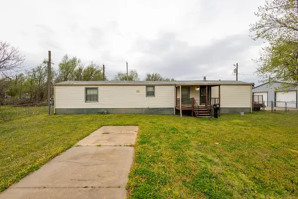 1635 S Vine St., Wichita, KS 67213