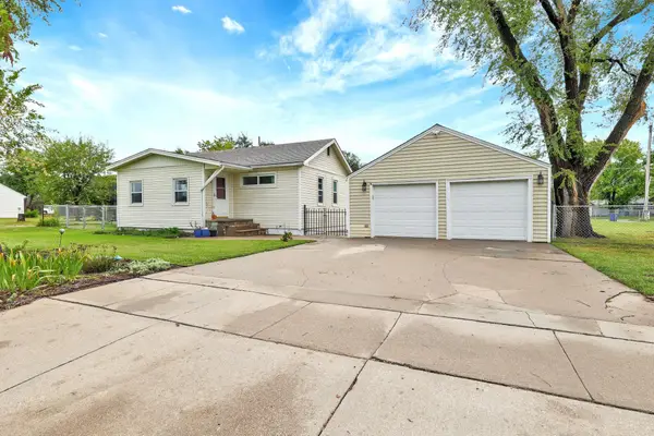 902 N Arapaho St, Wichita, KS 67212