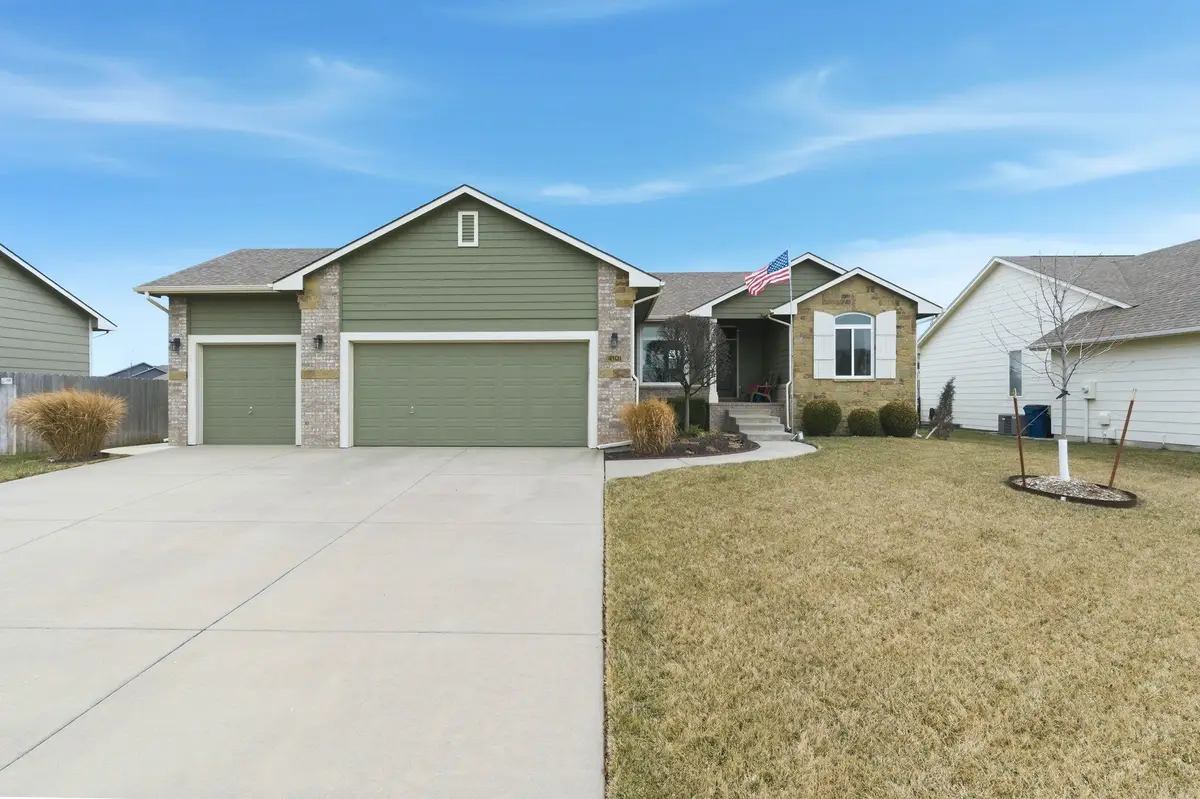 4101 N Lake Ridge St, Wichita, KS 67205 - #1