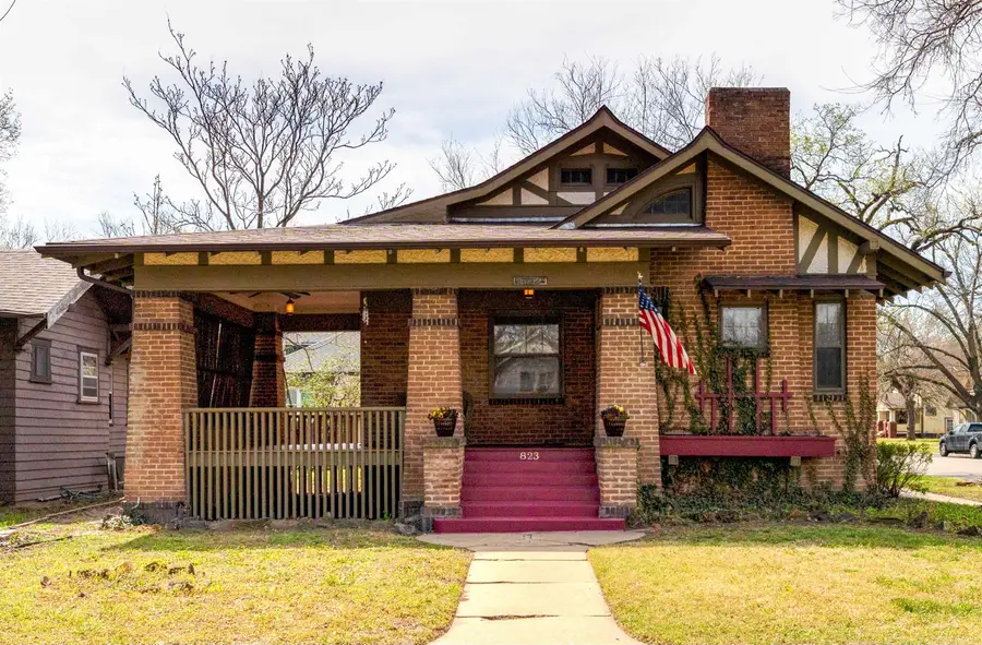 823 W Iron Ave, Salina, KS 67401 - #2
