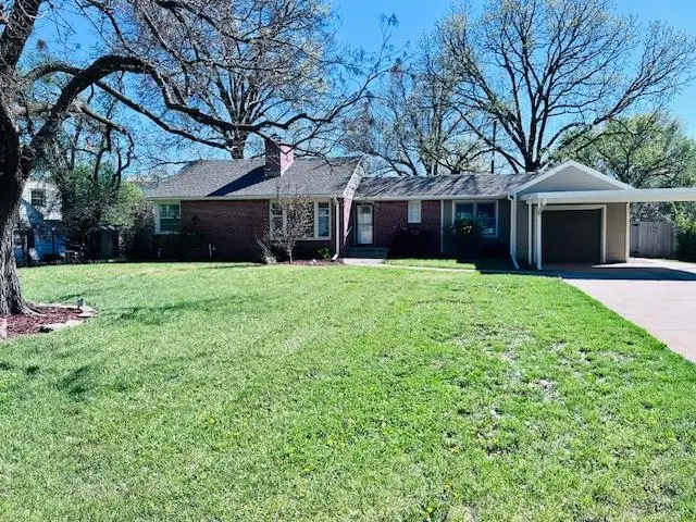 17 E Hawthorne St, Wichita, KS 67206 - #1