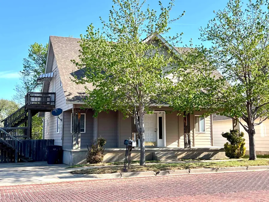 210 W Chestnut, Arkansas City, KS 67005-1551 - #2