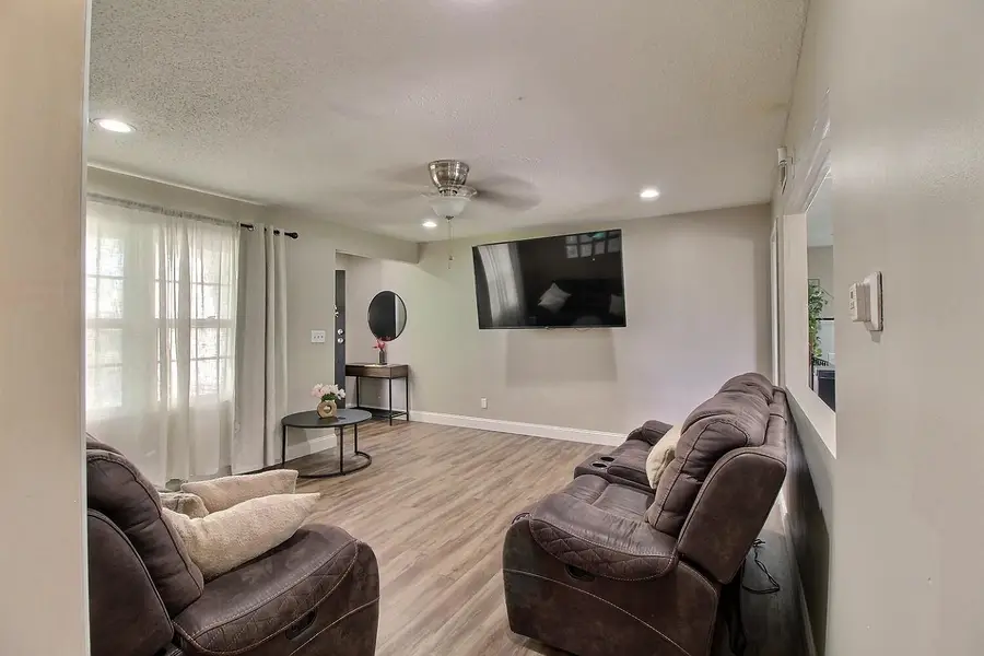 1602 E Tulsa, Wichita, KS 67216 - #2