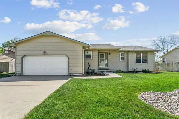 650 S Highland Dr, Andover, KS 67002