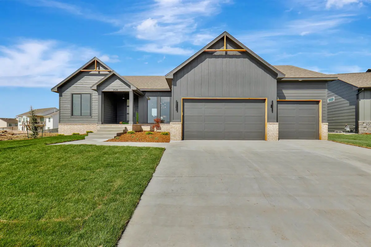 2530 N Emerald Ct, Andover, KS 67002 - #1