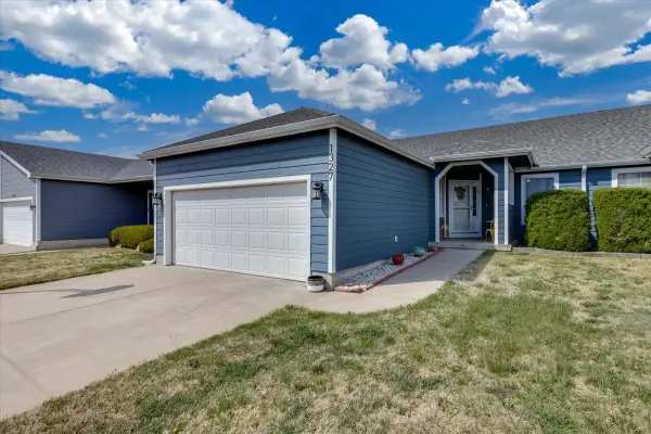 1327 Sierra Dr, Salina, KS 67401