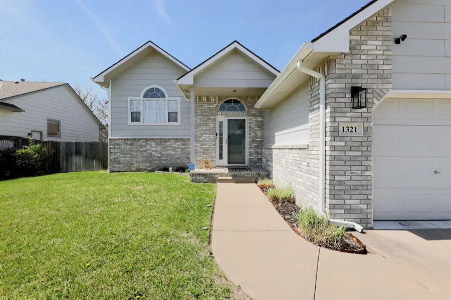 1321 N Robin Court, Andover, KS 67002 - #3